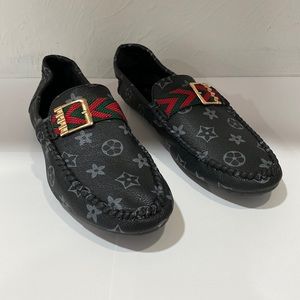 Black and gray loafers brand new black with gray flowers green and red buckle